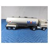 Metal Mobil semi and tanker