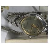 5 Watches - Set of Earings - 1 Necklace