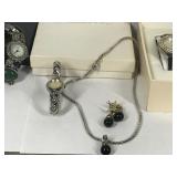 5 Watches - Set of Earings - 1 Necklace