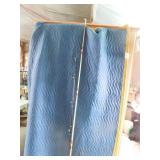 2 fishing rods, ice fishing rod and 2 reels