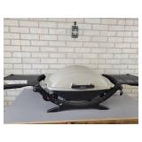 Weber Tabletop Propane Grill - Tested and works - NO SHIPPING