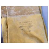 (17) Pair of Work gloves - Most seem to be Size Large