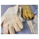 (17) Pair of Work gloves - Most seem to be Size Large