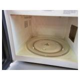 EMERSON Microwave - Tested and Powers on - NO SHIPPING
