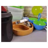 Kitchen Aid Hand Mixer, Hamilton Beach electric Knife, Serving Pieces and More - NO SHIPPING