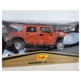 Maisto Hummer H2 SUV, 1:18 Scale with a BONUS Showroom Display Unit