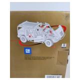 Maisto Hummer H2 SUV, 1:18 Scale with a BONUS Showroom Display Unit