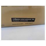 Maisto Hummer H2 SUV, 1:18 Scale with a BONUS Showroom Display Unit