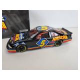 Action 1:24 Scale Las Vegas Nascar Café - 1999 Pontiac