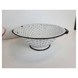 Lot of (4) Pieces of Enamelware