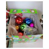 Lot of Vintage & Modern Christmas Décor - NO SHIPPING