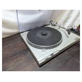 Technics Direct Drive SL-D2 Record Player Turn Table