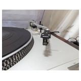 Technics Direct Drive SL-D2 Record Player Turn Table