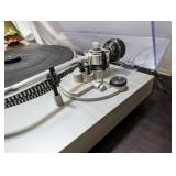 Technics Direct Drive SL-D2 Record Player Turn Table