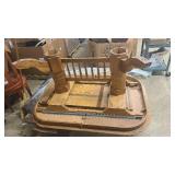 Sturdy Dining room table with spring loaded leafs