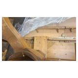 Sturdy Dining room table with spring loaded leafs