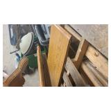 Sturdy Dining room table with spring loaded leafs