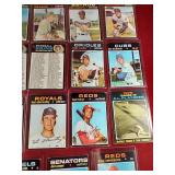 (24) 1971 Topps Baseball Cards