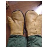 (1) Pair Military Grade Mittens - Men