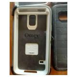 Phone Cases: Otterbox +