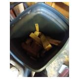 Trash Bin w/Handle & Lid & Contents