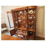 Elegant Vintage Thomasville China Cabinet