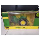 John Deere 1942 Model "LA" With L-12 Cultivator 1/16 Model
