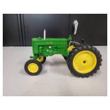 John Deere Model 40 Tractor 1/16 Scale
