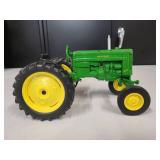 John Deere Model 40 Tractor 1/16 Scale