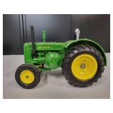 John Deere Model D Tractor 1/16 Scale