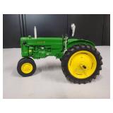 John Deere Model 40 Tractor 1/16 Scale