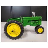 John Deere Model 40 Tractor 1/16 Scale