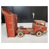 Structo Dump Truck – Missing parts for dump box