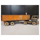 Structo Tractor and Dump Trailer – Cylinder works Great