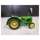 John Deere Tractor 1/16 Scale