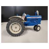 Ford 8000 Tractor 1/16 Scale