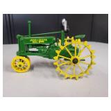 John Deere Model B Tractor 1/16 Scale