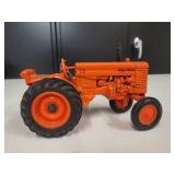 John Deere Model M1 Tractor 1/16 Scale