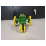 John Deere General Purpose Wide Tread Tractor 1/16 Scale