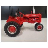 McCormick Farmall Model D Tractor 1/16 Scale