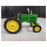 John Deere Model 40 Tractor 1/16 Scale