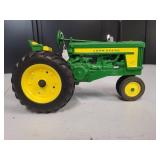 John Deere Model 720 Tractor 1/16 Scale