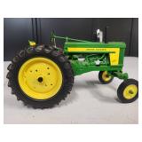John Deere Model 620 Tractor 1/16 Scale