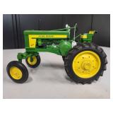 John Deere Model 620 Tractor 1/16 Scale