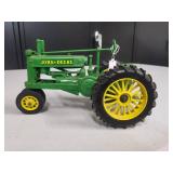 John Deere Tractor Model A 1/16 Scale