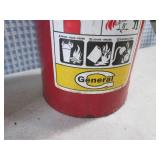 (BS) 2 Fire Extinguishers - Bigger is Full / Smaller Empty