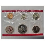 US Mint Set 1972 Uncirculated - 12 coins - P and D Mint