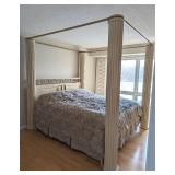 Elegant Henredon King Size Four Poster Bed