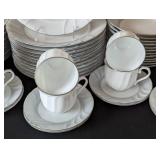 Mikasa Prelude Dish Set