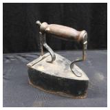 ~ANTIQUE ~ SAD IRON